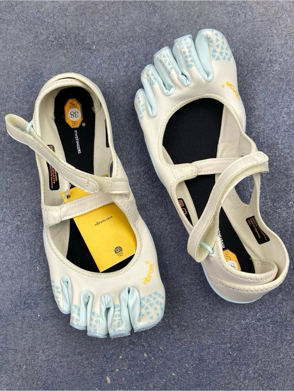 Vibram Kids FiveFingers Mary Jane Toe Shoes in Light Blue and White